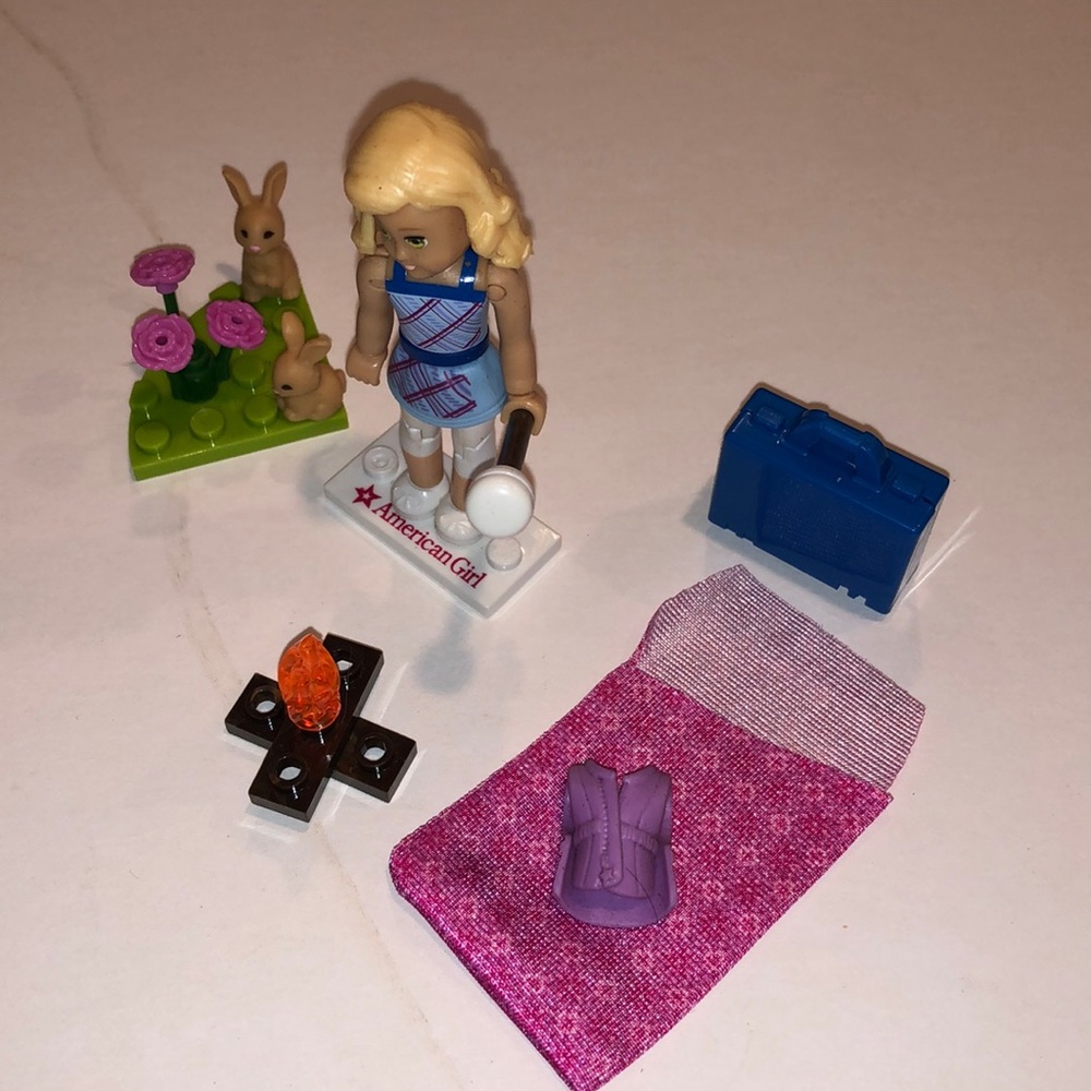 American girl doll Lanie mega blok construct with accessories